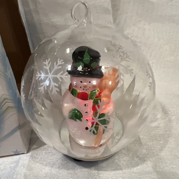 New- Snowman Glass Globe Ornament Color Changing Led Cycles  7 Colors Gerson - Picture 6 of 10